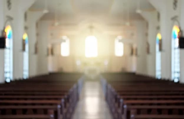 Czy w Nowy Rok trzeba iść do kościoła? Obowiązki i konsekwencje według Kościoła