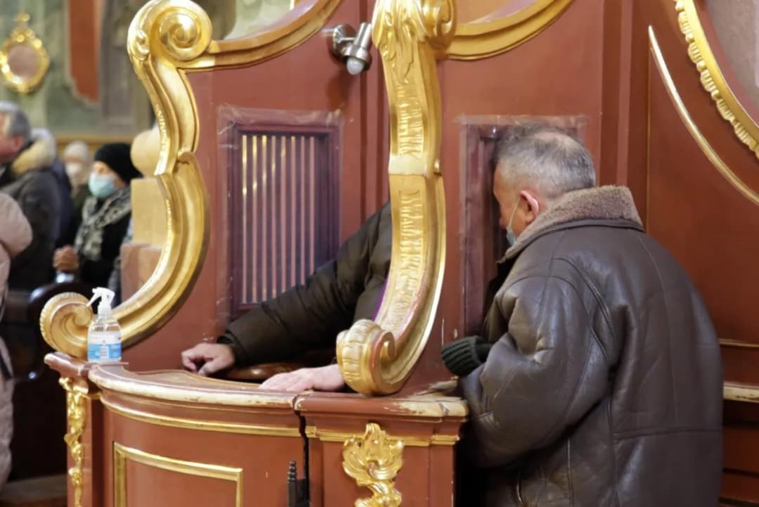 Jaka jest regułka do spowiedzi? Kluczowe słowa i znaczenie ritualu