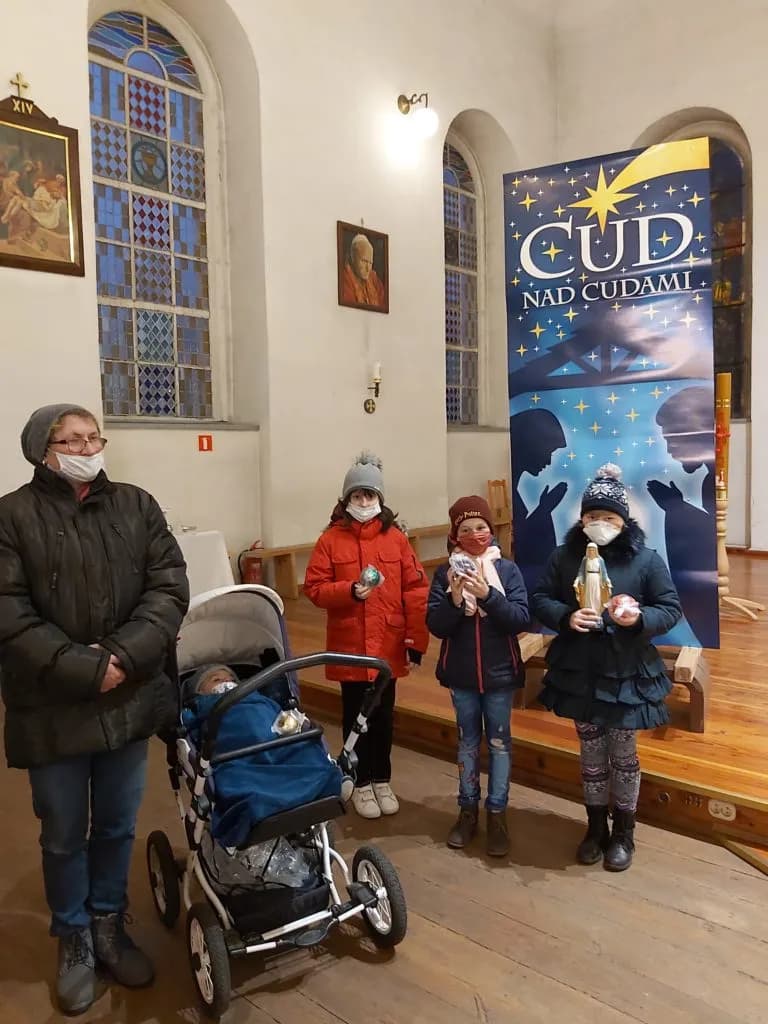 Dlaczego warto chodzić do kościoła? Korzyści duchowe i społeczne, które zmienią twoje życie