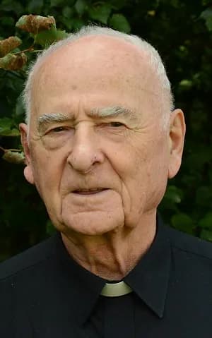 Co oznacza ksiądz rezydent i jaką rolę pełni w Kościele katolickim