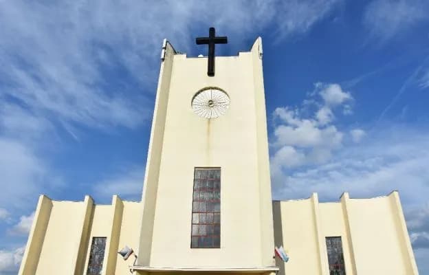 Czy konieczna jest spowiedź przed chrztem? Zasady i wymagania dla rodziców