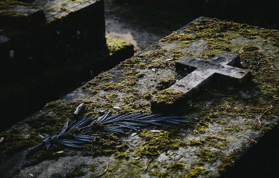 Czy dusze w czyśćcu widzą nas? Teologiczna odpowiedź na nurtujące pytanie