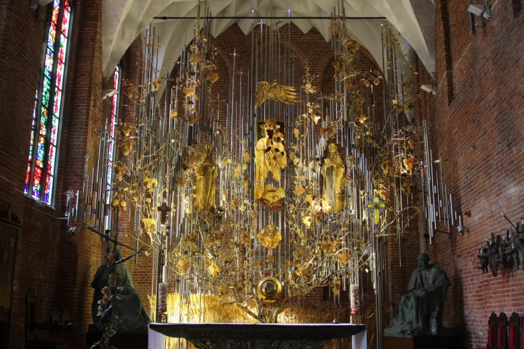 Bursztynowy ołtarz ile kosztował? Zaskakujące fakty o jego wartości